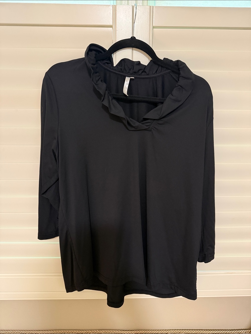 Lulu-B Black Ruffle Collar Long Sleeve Top